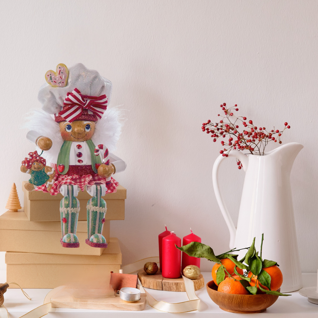 Gingerbread Baker Girl Shelf Sitter Nutcracker - Hollywood Nutcrackers™